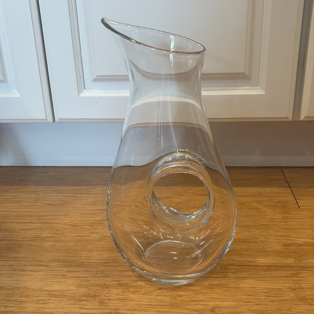 Elegant Bormioli Rocco Premium Hand Made Clear Glass Carafe
